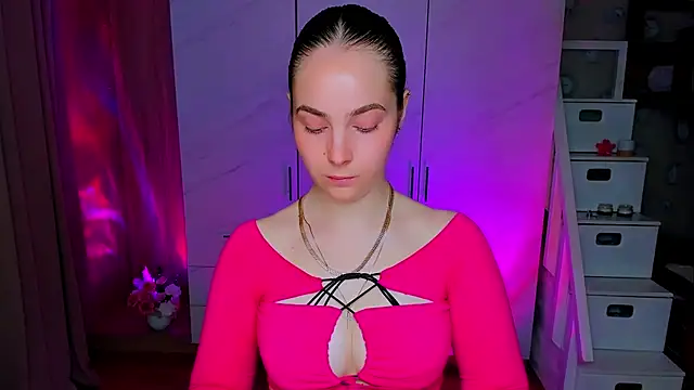 Snapshot of Maddy_Wood_ chatting on 05-11-26, 02:18 Maddy Wood online show from 05-11-26, 02:18