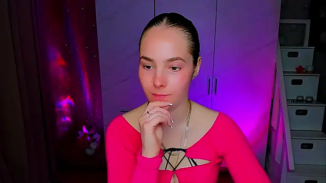 Snapshot of Maddy_Wood_ chatting on 05-11-26, 04:15 Maddy Wood online show from 05-11-26, 04:15