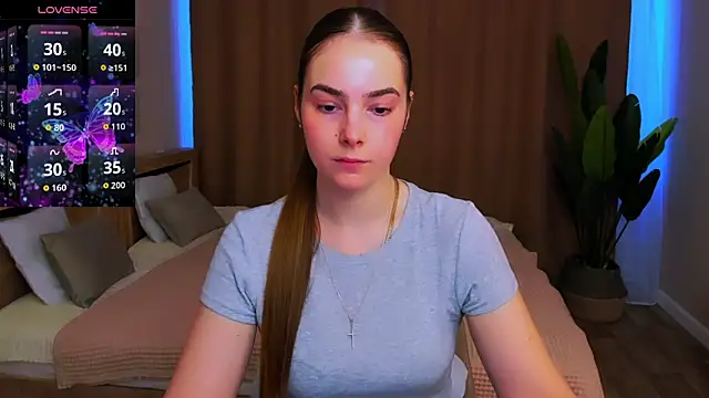 Snapshot of Maddy_Wood_ chatting on 03-05-26, 08:11 Maddy Wood online show from 03-05-26, 08:11