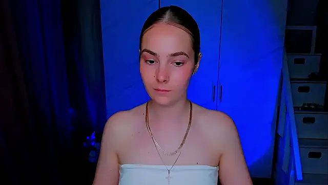 Snapshot of Maddy_Wood_ chatting on 06-10-26, 02:07 Maddy Wood online show from 06-10-26, 02:07