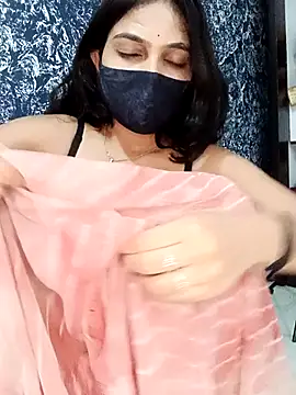 Snapshot of Cutie_babes01 chatting on 05-28-26, 02:19 Cutie babes01 online show from 05-28-26, 02:19