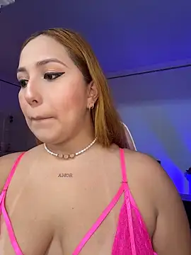 Kiarhatrixie1 online show from 04-10-26, 05:42