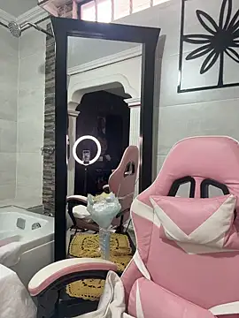 Kiarhatrixie1 online show from 03-14-26, 04:02