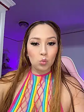 Snapshot of Kiarhatrixie1 chatting on 04-29-26, 05:06 Kiarhatrixie1 online show from 04-29-26, 05:06