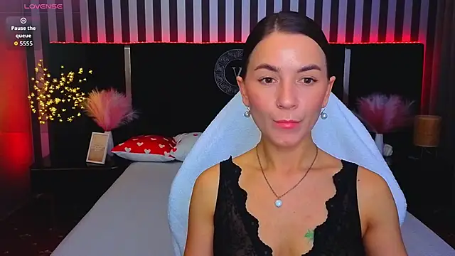 Snapshot of GracefulMichelle chatting on 05-19-26, 07:32 GracefulMichelle online show from 05-19-26, 07:32