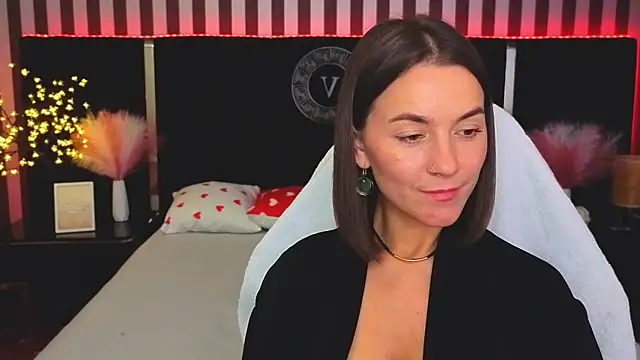Snapshot of GracefulMichelle chatting on 05-19-26, 01:56 GracefulMichelle online show from 05-19-26, 01:56