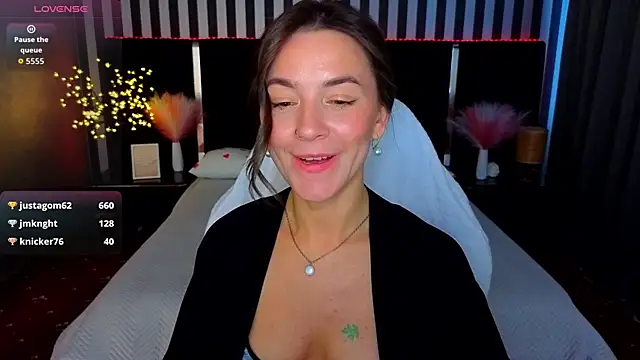 Snapshot of GracefulMichelle chatting on 05-12-26, 08:00 GracefulMichelle online show from 05-12-26, 08:00