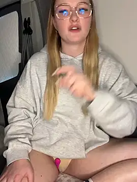 Snapshot of melanieTesss chatting on 02-23-26, 02:39 melanieTesss online show from 02-23-26, 02:39