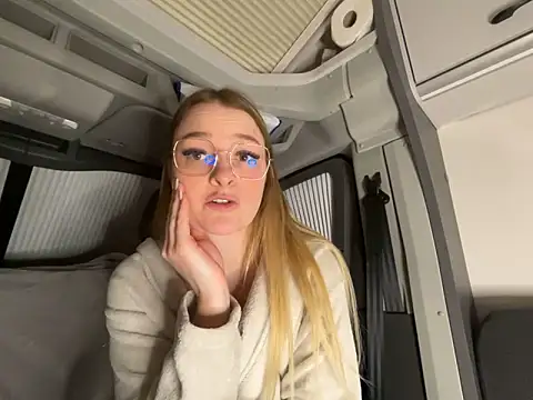 Snapshot of melanieTesss chatting on 02-21-26, 11:51 melanieTesss online show from 02-21-26, 11:51