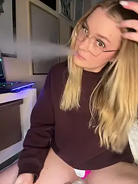Snapshot of melanieTesss chatting on 03-30-26, 01:34 melanieTesss online show from 03-30-26, 01:34