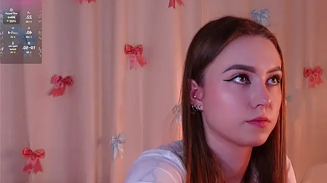 LorileeRuetz online show from 04-12-26, 03:37