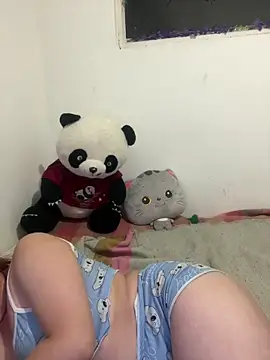 Snapshot of Caro_candy chatting on 02-16-26, 06:28 Caro candy online show from 02-16-26, 06:28