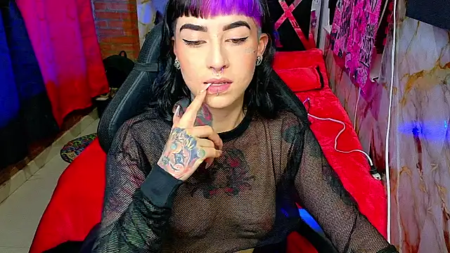 nova kitttyy online show from 04-06-26, 01:01