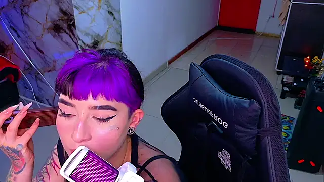 nova kitttyy online show from 04-19-26, 01:28