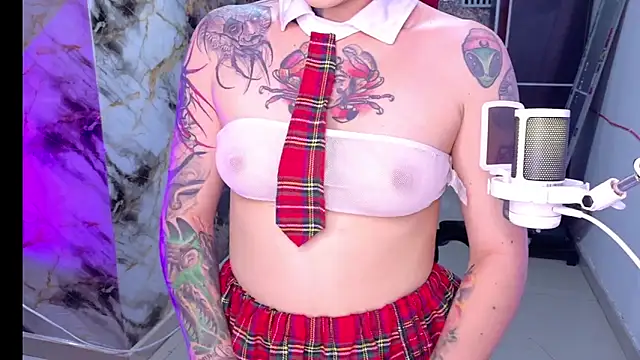 Snapshot of nova_kitttyy chatting on 05-27-26, 01:57 nova kitttyy online show from 05-27-26, 01:57