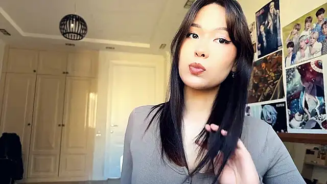 Snapshot of HannaOreo chatting on 05-12-26, 08:21 HannaOreo online show from 05-12-26, 08:21