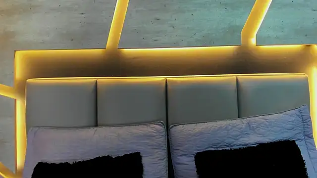 Snapshot of SilkNyx chatting on 02-24-26, 01:23 SilkNyx online show from 02-24-26, 01:23