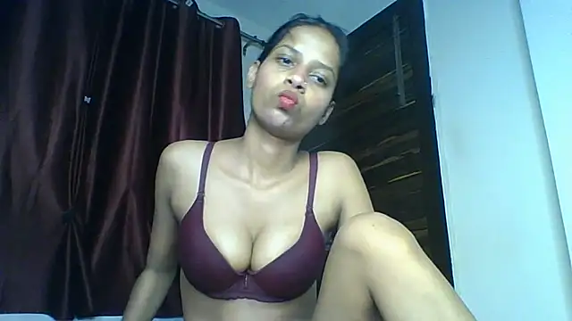 Snapshot of Rani1993 chatting on 07-20-26, 07:05 Rani1993 online show from 07-20-26, 07:05
