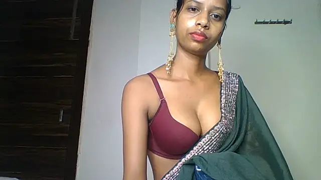 Snapshot of Rani1993 chatting on 07-14-26, 04:35 Rani1993 online show from 07-14-26, 04:35