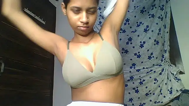 Snapshot of Rani1993 chatting on 07-12-26, 11:00 Rani1993 online show from 07-12-26, 11:00