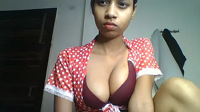 Snapshot of Rani1993 chatting on 07-15-26, 07:54 Rani1993 online show from 07-15-26, 07:54