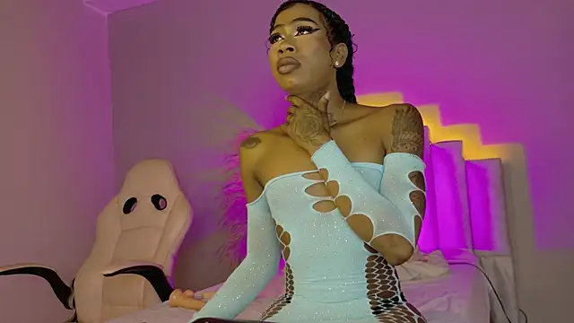 Snapshot of Sheinny_brown1 chatting on 02-19-26, 07:44 Sheinny brown1 online show from 02-19-26, 07:44