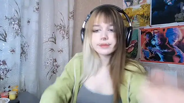Snapshot of MilaTyan chatting on 05-29-26, 04:13 MilaTyan online show from 05-29-26, 04:13