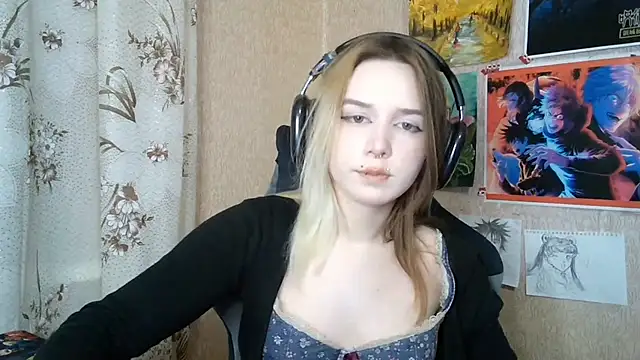Snapshot of MilaTyan chatting on 04-30-26, 08:57 MilaTyan online show from 04-30-26, 08:57