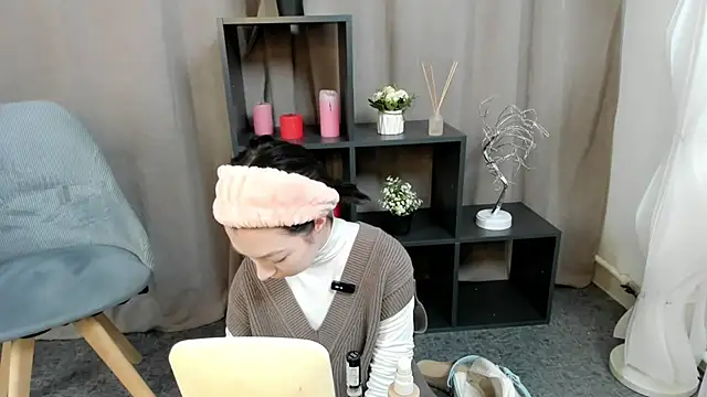 Snapshot of EndaMatheus chatting on 02-18-26, 10:33 EndaMatheus online show from 02-18-26, 10:33