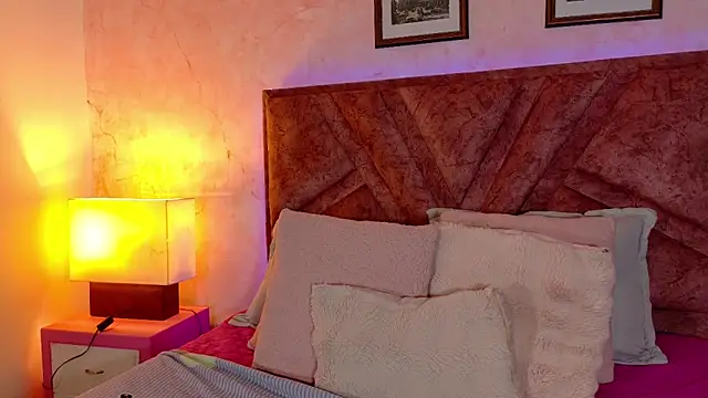 Natasha otson online show from 02-26-26, 03:17