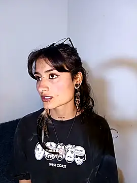 Snapshot of Lili__Clan chatting on 03-03-26, 06:15 Lili Clan online show from 03-03-26, 06:15