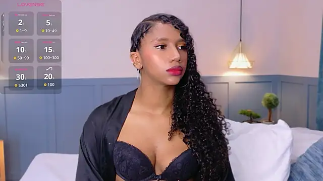 Snapshot of Chloe-Rose- chatting on 04-23-26, 04:52 Chloe-Rose- online show from 04-23-26, 04:52