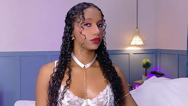 Snapshot of Chloe-Rose- chatting on 06-15-26, 10:15 Chloe-Rose- online show from 06-15-26, 10:15