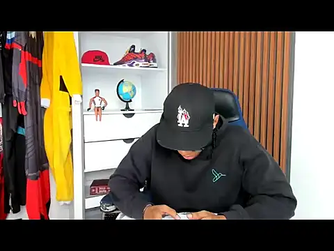 yandi hot online show from 02-18-26, 02:02