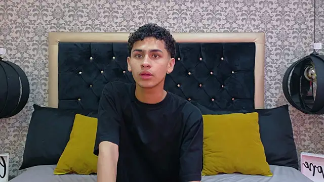 Snapshot of Dark_Sultan chatting on 02-18-26, 08:05 Dark Sultan online show from 02-18-26, 08:05