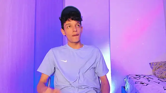 Snapshot of Maxfrost1 chatting on 02-28-26, 12:54 Maxfrost1 online show from 02-28-26, 12:54