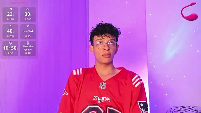 Snapshot of Maxfrost1 chatting on 03-01-26, 01:27 Maxfrost1 online show from 03-01-26, 01:27