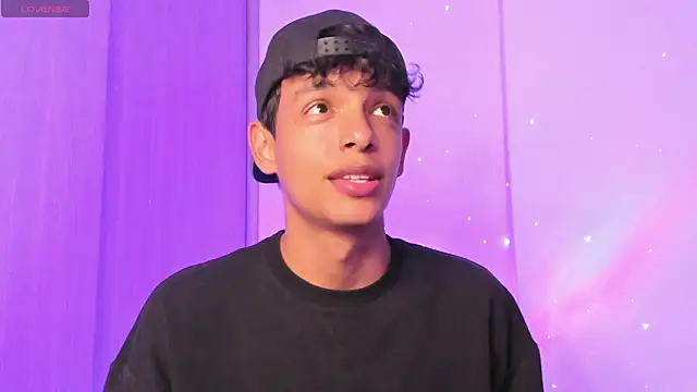 Snapshot of Maxfrost1 chatting on 03-01-26, 10:21 Maxfrost1 online show from 03-01-26, 10:21