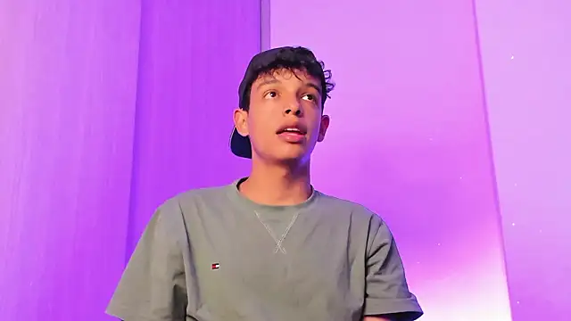 Snapshot of Maxfrost1 chatting on 03-03-26, 10:50 Maxfrost1 online show from 03-03-26, 10:50