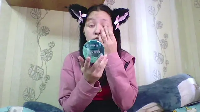 Snapshot of yourcutevikki chatting on 02-23-26, 01:12 yourcutevikki online show from 02-23-26, 01:12