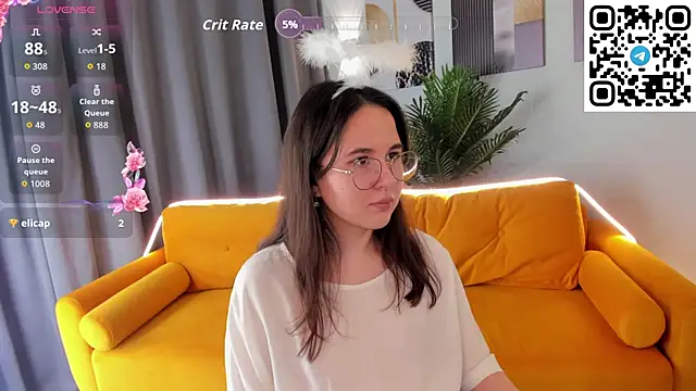 Snapshot of leylamirage chatting on 05-06-26, 01:59 leylamirage online show from 05-06-26, 01:59