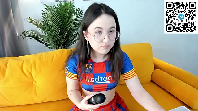 leylamirage online show from 07-06-26, 12:23