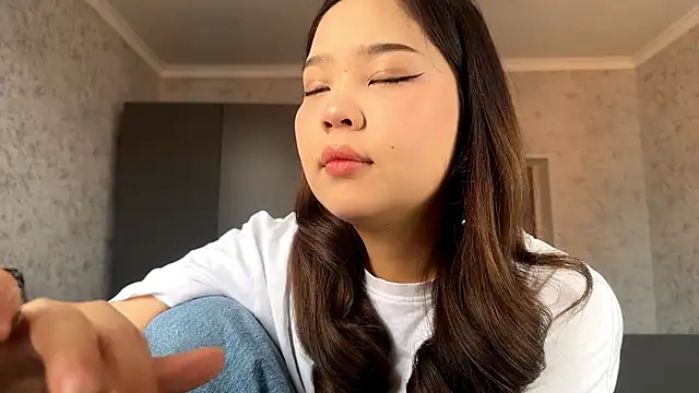 Snapshot of RegenaLandauer chatting on 03-02-26, 06:47 RegenaLandauer online show from 03-02-26, 06:47