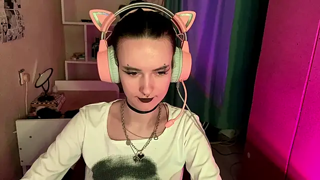 Snapshot of MabelDefina chatting on 05-08-26, 05:11 MabelDefina online show from 05-08-26, 05:11