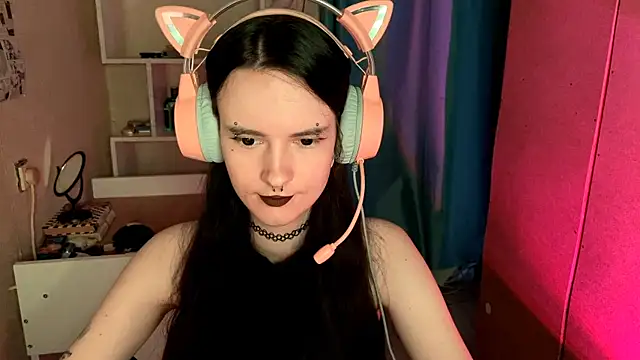 Snapshot of MabelDefina chatting on 05-18-26, 05:13 MabelDefina online show from 05-18-26, 05:13