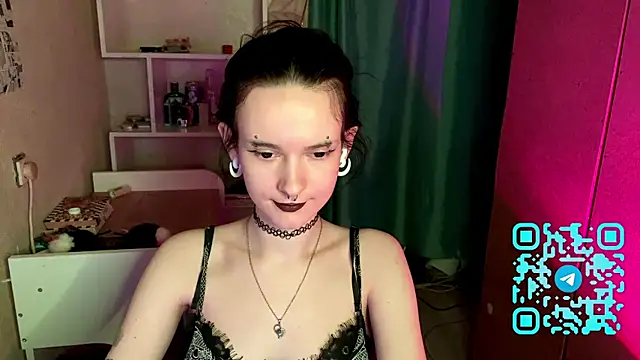 Snapshot of MabelDefina chatting on 04-26-26, 11:40 MabelDefina online show from 04-26-26, 11:40