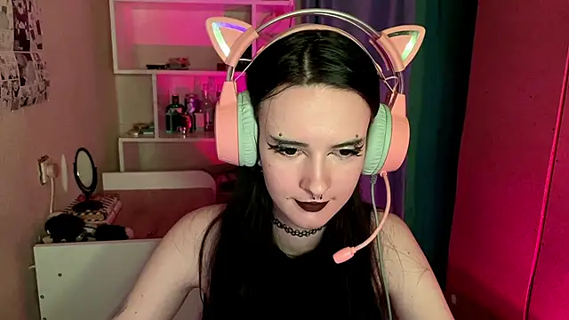 Snapshot of MabelDefina chatting on 05-20-26, 05:04 MabelDefina online show from 05-20-26, 05:04