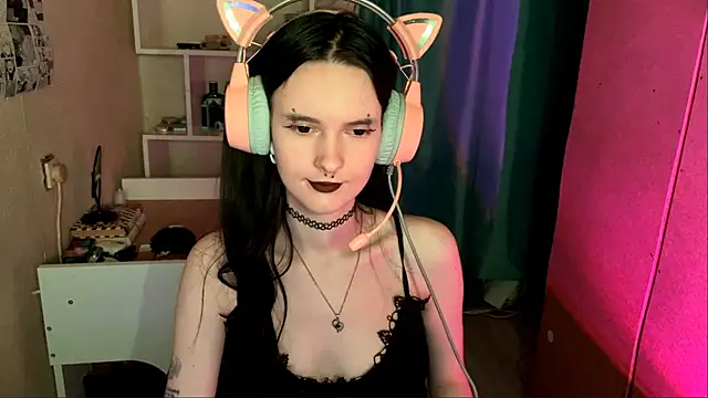 Snapshot of MabelDefina chatting on 05-16-26, 05:39 MabelDefina online show from 05-16-26, 05:39
