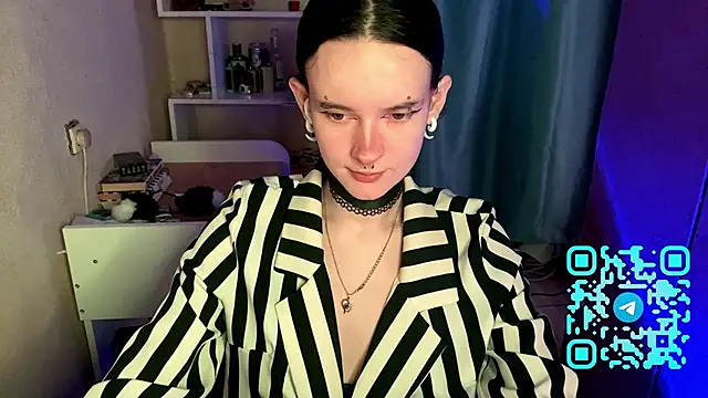 MabelDefina online show from 04-12-26, 11:02