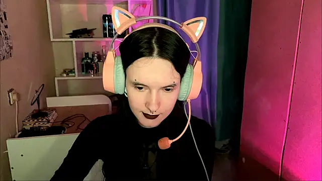 Snapshot of MabelDefina chatting on 05-28-26, 05:04 MabelDefina online show from 05-28-26, 05:04
